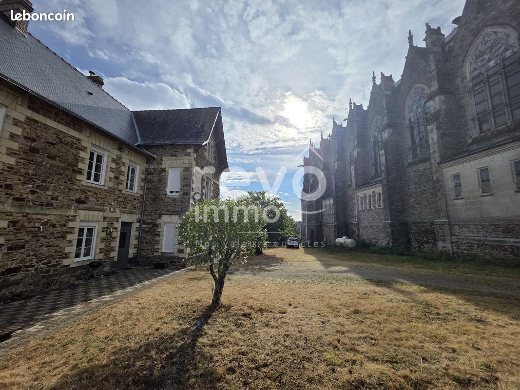 Maison 5 pièces 191 m² · à Saint-Julien-de-Vouvantes · 191 m² · 346 000 €