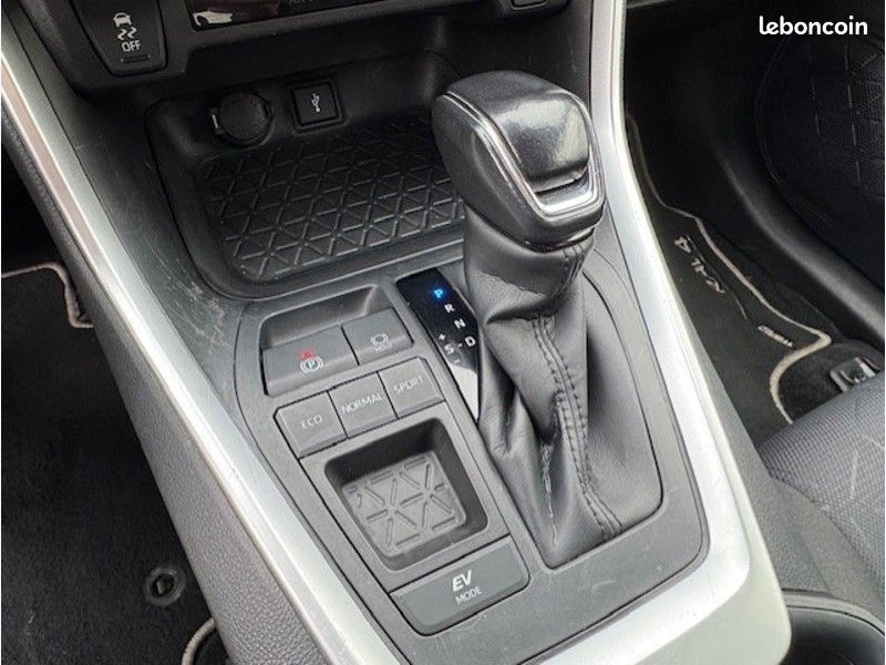 Toyota RAV4 Hybride 218ch Dynamic 2WD (image 16)