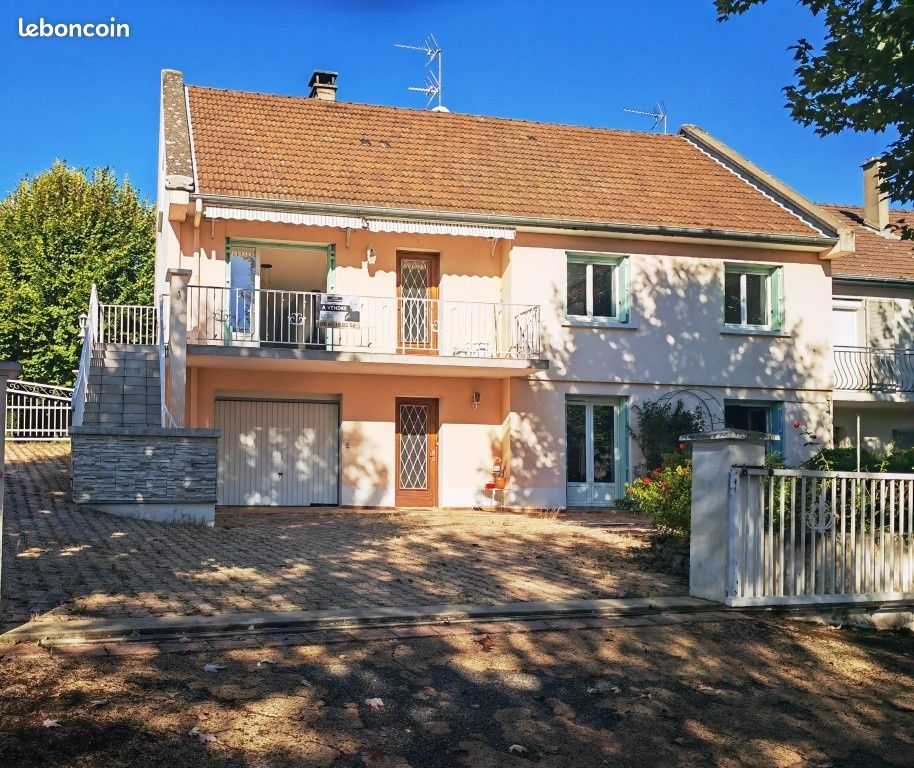Maison 7 pièces 196 m² · à Cusset · 196 m² · 247 000 €