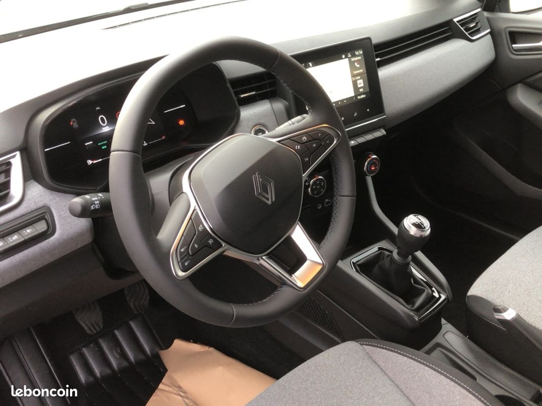 Renault Clio (5) génération Blue dCi 100 -25 + Navigation (image 17)