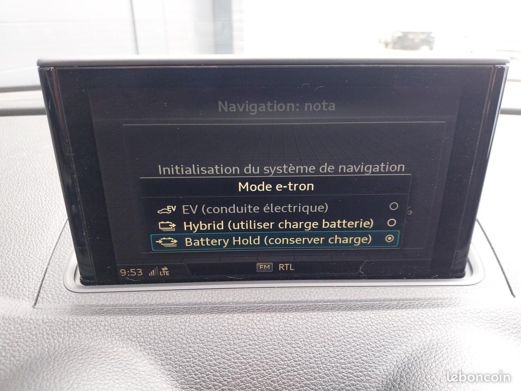 AUDI A3 Sportback 40 e-tron 204 S tronic 6 Design Luxe (image 24)