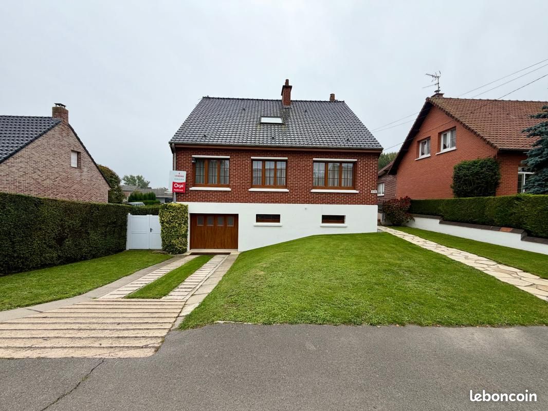 Maison 8 pièces 126 m² · à Steenbecque · 126 m² · 307 000 €