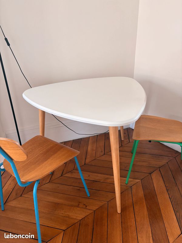 Table a diner en bois (image 1)