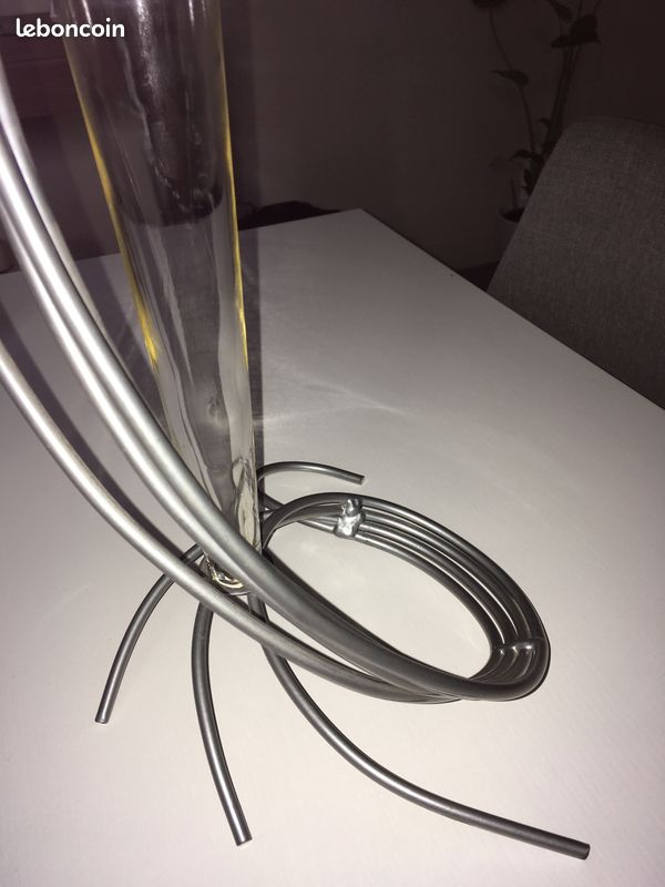 Vase sur support (image 3)