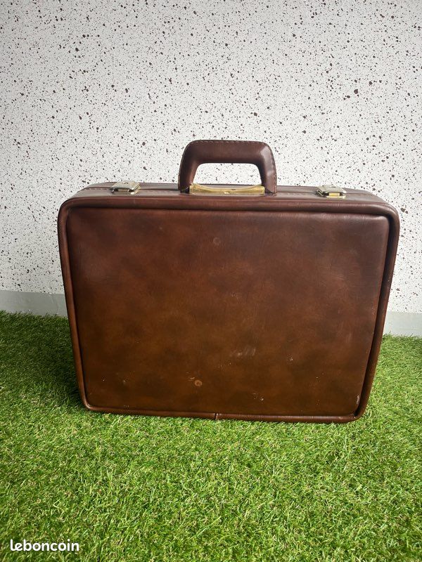 Valise vintage en cuir marron (D'occasion) à Collonges pour CHF 20