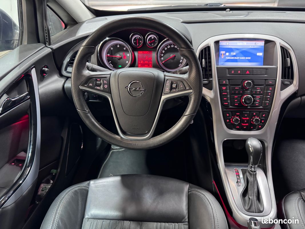 Opel astra gtc 2.0 cdti 165ch bva (image 3)