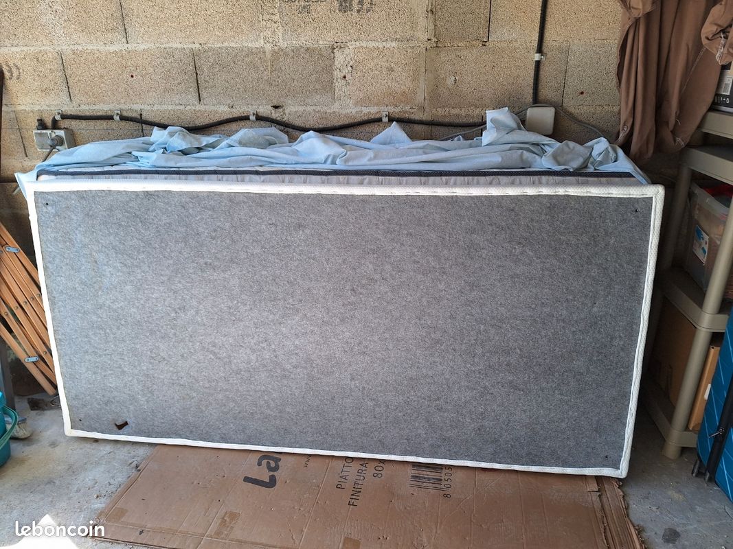 A vendre matelas et sommier dimensions (90) (image 1)
