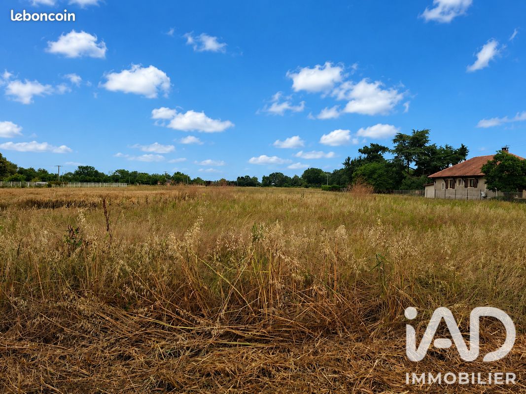 Terrain 4623 m² · à Aureilhan · 4 623 m² · 78 000 €