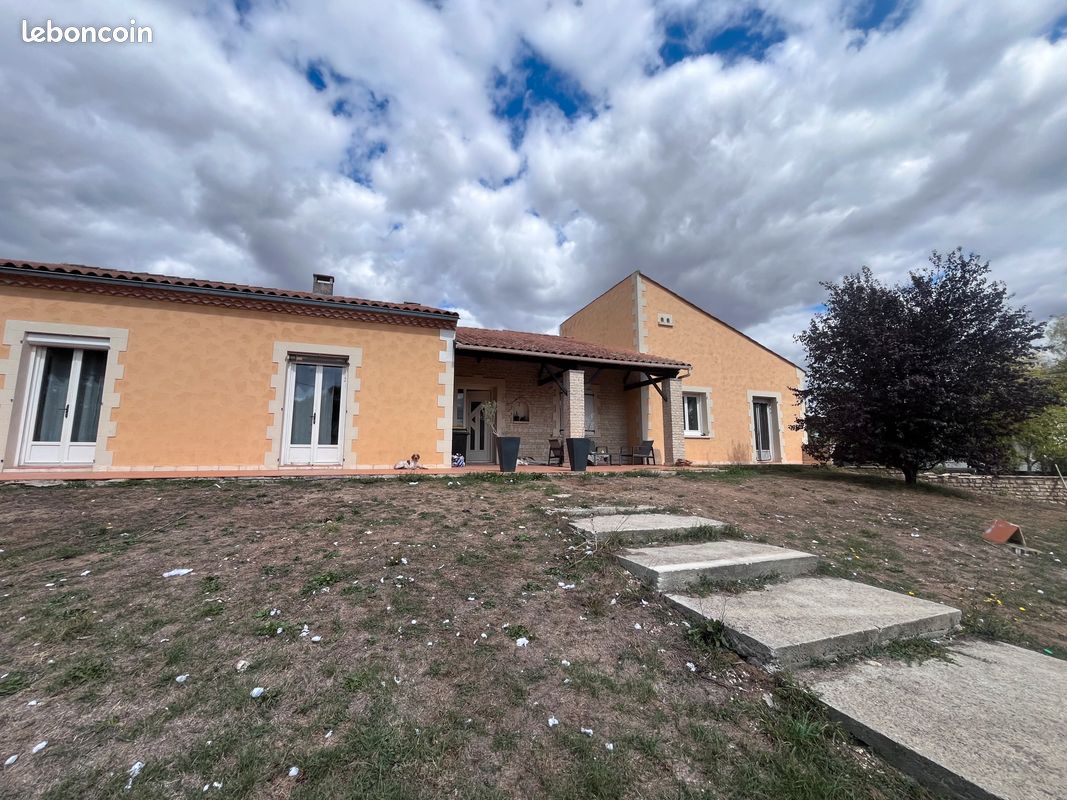 Maison 6 pièces 187 m² · à Mansle-les-Fontaines · 187 m² · 400 000 €
