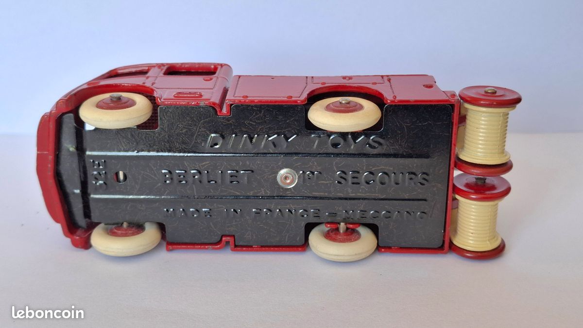 DINKY TOYS France Berliet pompiers premiers secours réf. 32E