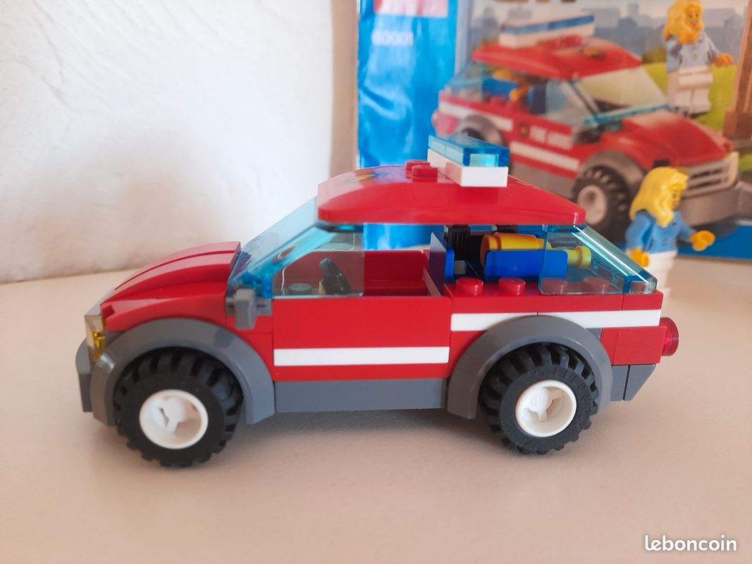 LEGO CITY 60001 La voiture du chef des pompiers COMPLET HA77 (image 5)