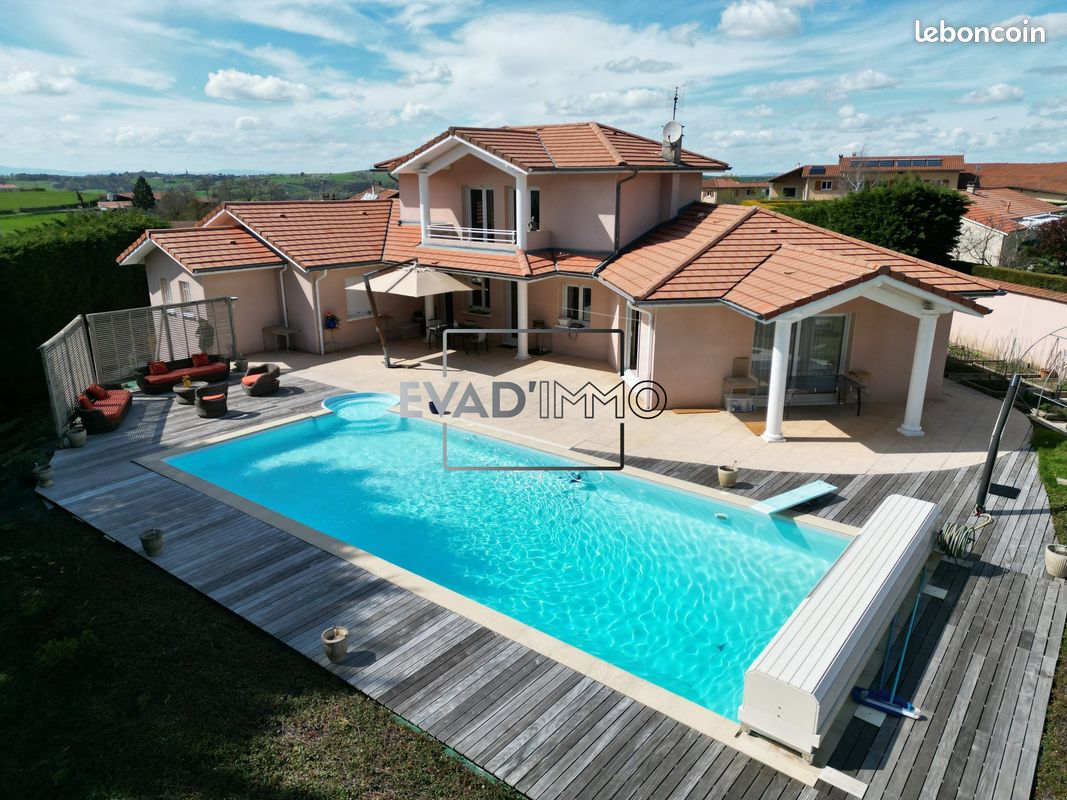 Maison 7 pièces 180 m² · à Chazelles-sur-Lyon · 180 m² · 499 000 €