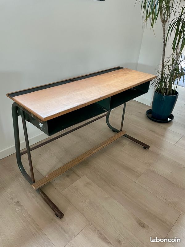 Bureau d'écolier (image 1)