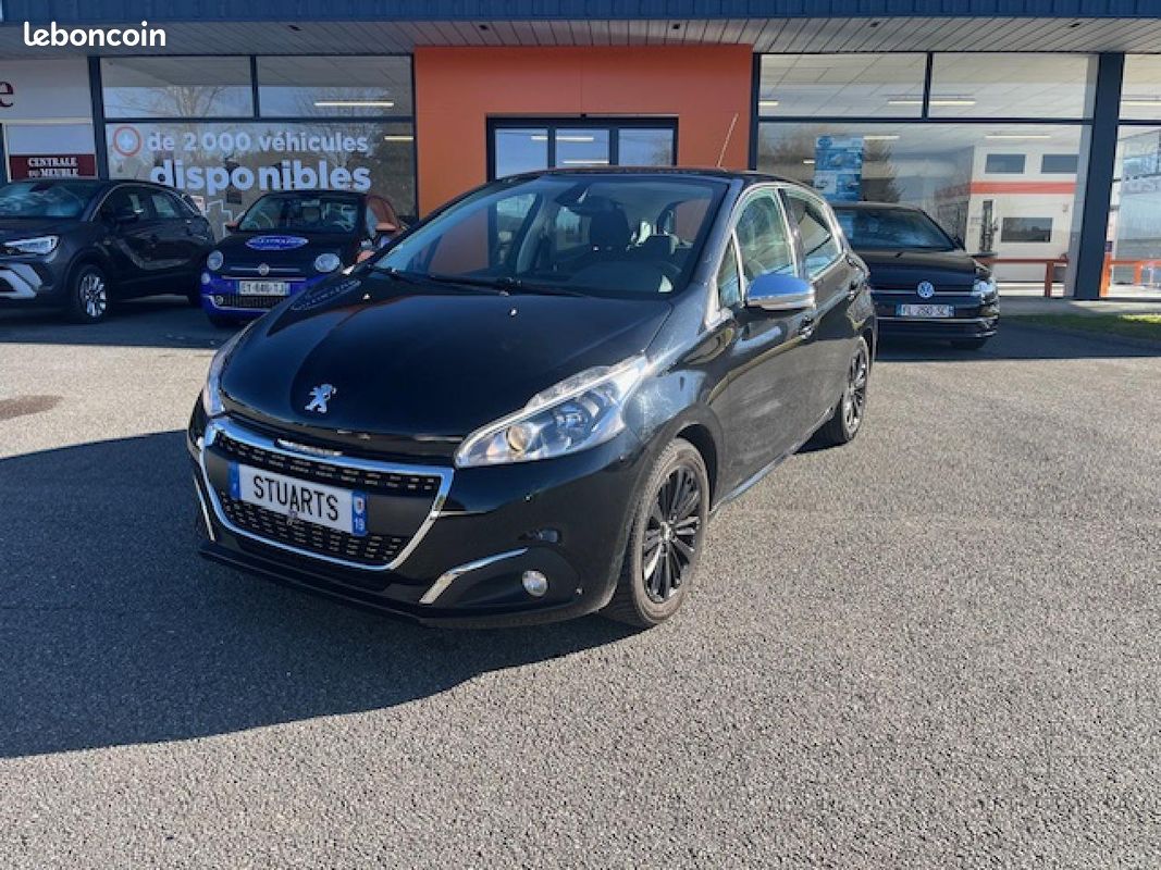 PEUGEOT 208 1.2i Pure Tech - 110 Allure + Apple CarPlay + Radars Arrière + Clim Auto (image 2)