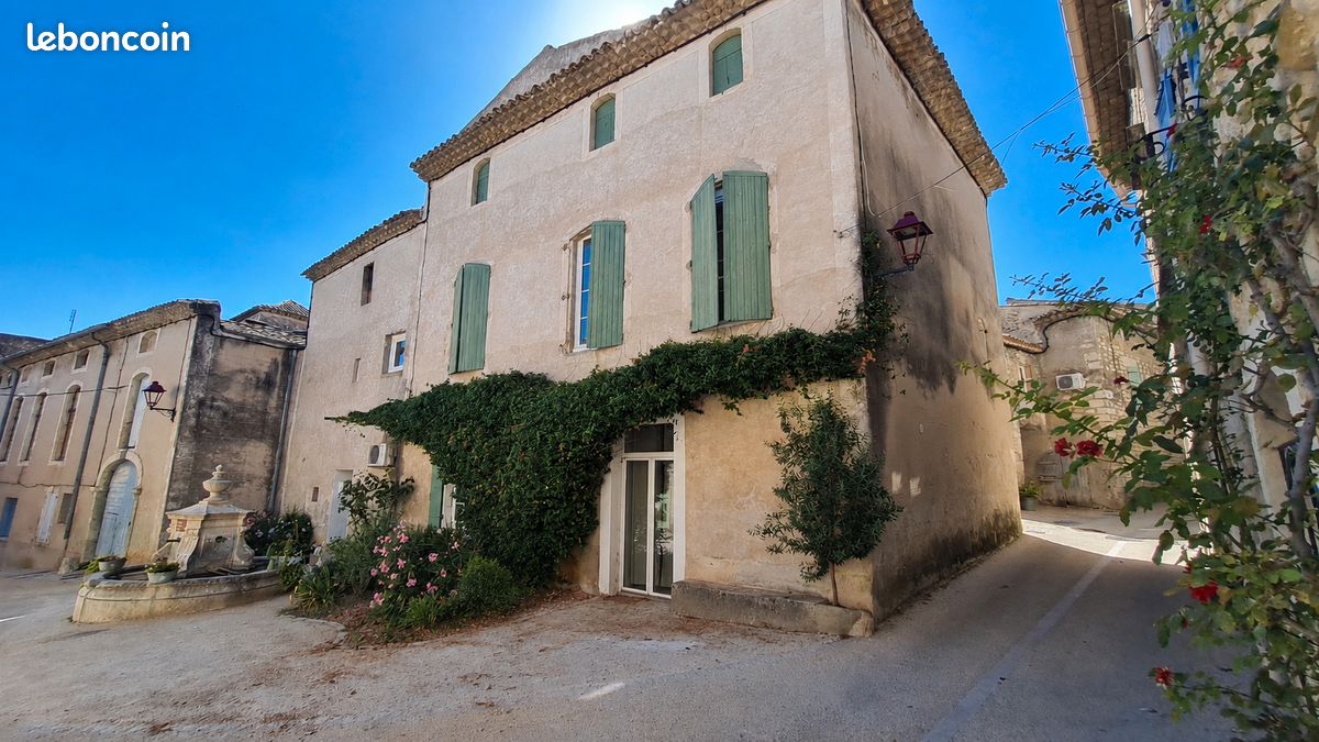 Maison 7 pièces 148 m² · à Saint-Marcel-d'Ardèche · 148 m² · 270 000 €
