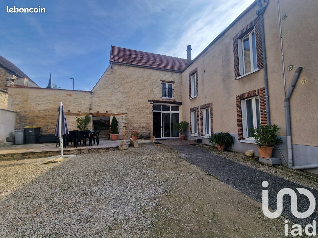 Maison 7 pièces 141 m² · à Ancy-le-Franc · 141 m² · 158 000 €