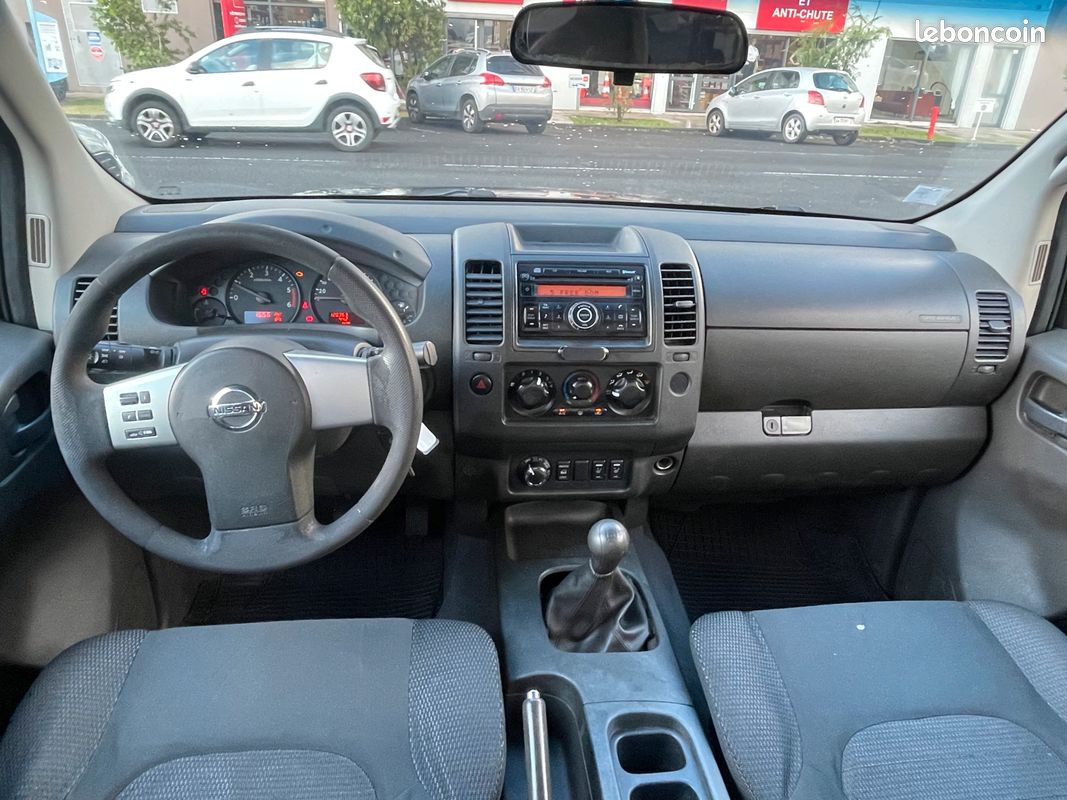 Nissan navara double cabine 2.5 dci 144 cv 4x4 "120 360 km" (image 3)