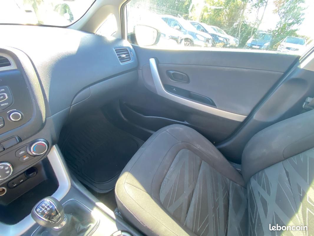 Kia Cee'd CEE-D 2 1.4 CRDI - 16V TURBO (image 21)