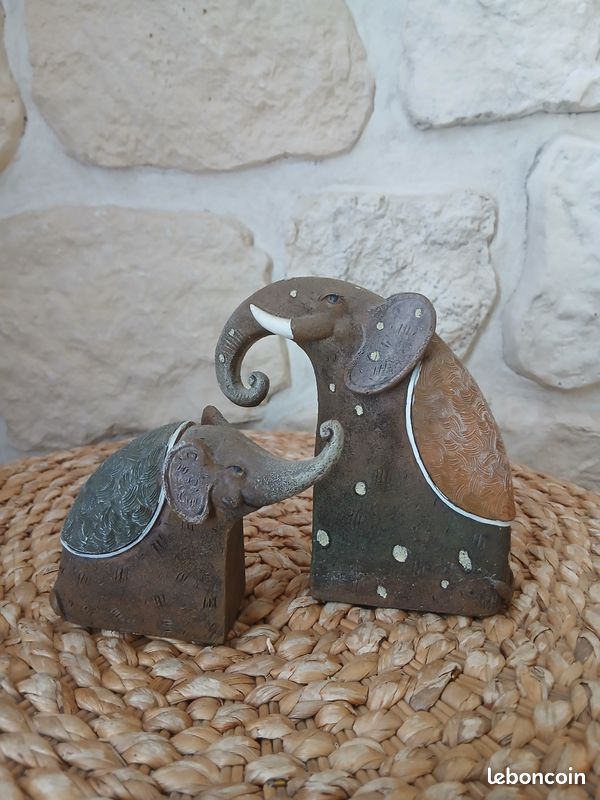 Lot de 2 statues éléphants résine imitation pierre bohème (image 1)