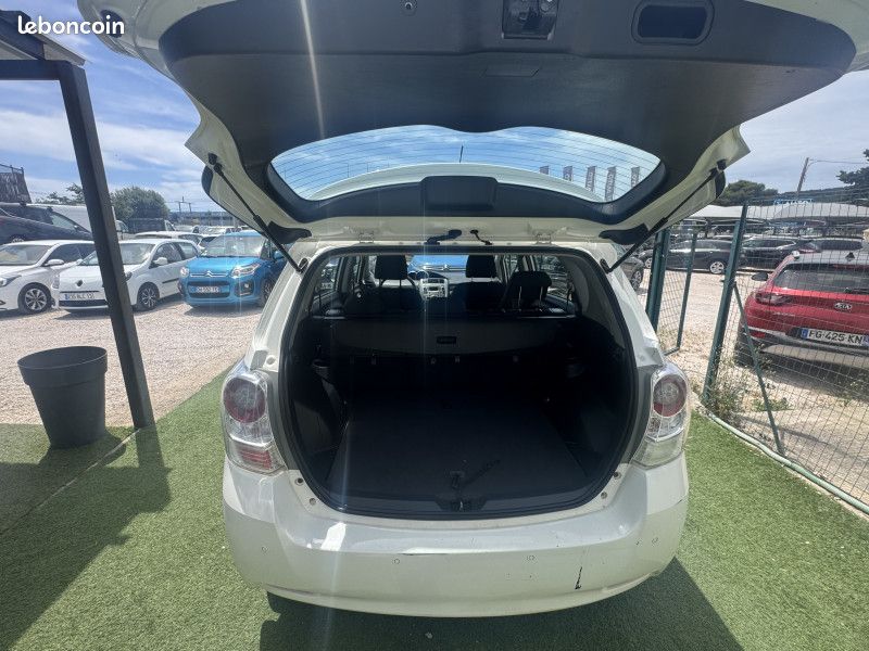 Toyota VERSO 126 D-4D FAP SKYVIEW CONNECT 5 PLACES (image 8)
