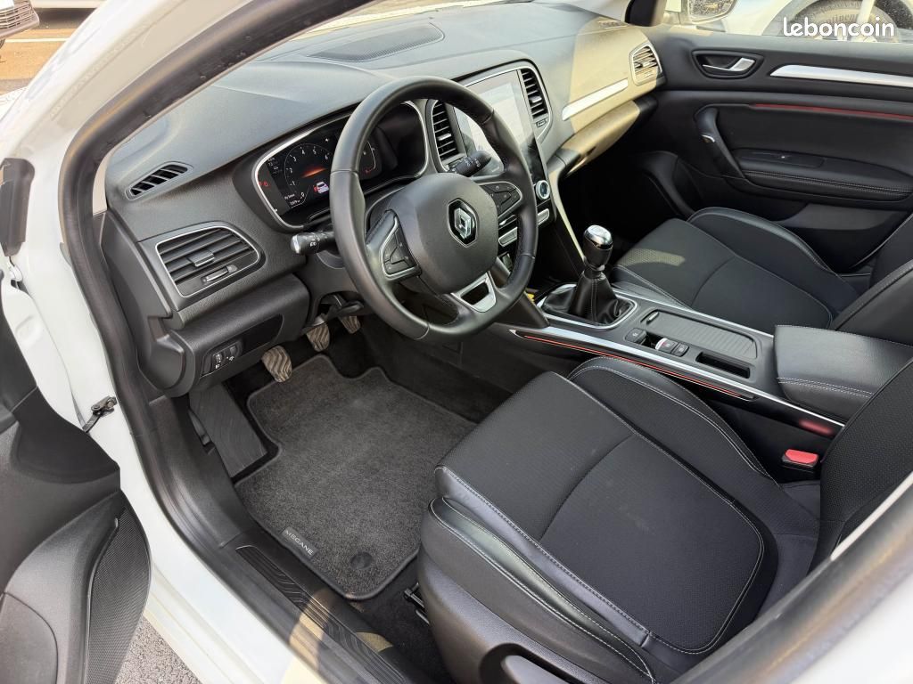 RENAULT MEGANE IV 1.3 TCe - 140 Techno (image 8)