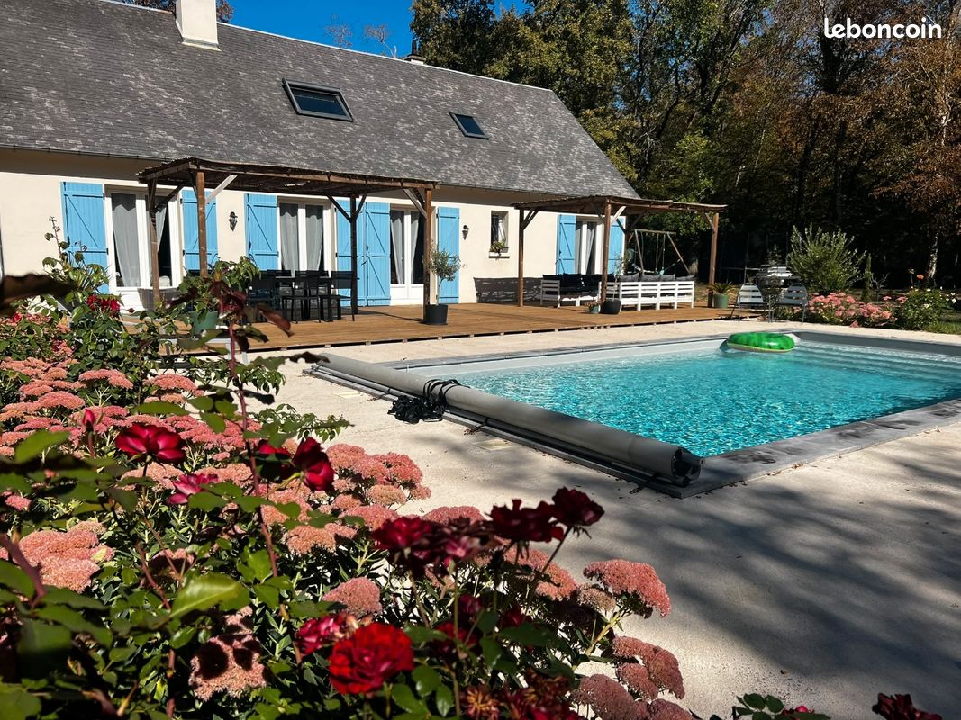 Maison 7 pièces 160 m² · à Plaimpied-Givaudins · 160 m² · 330 000 €