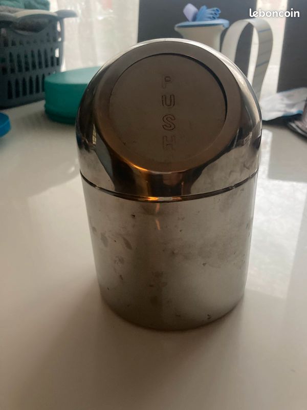 Petite poubelle inox (image 1)