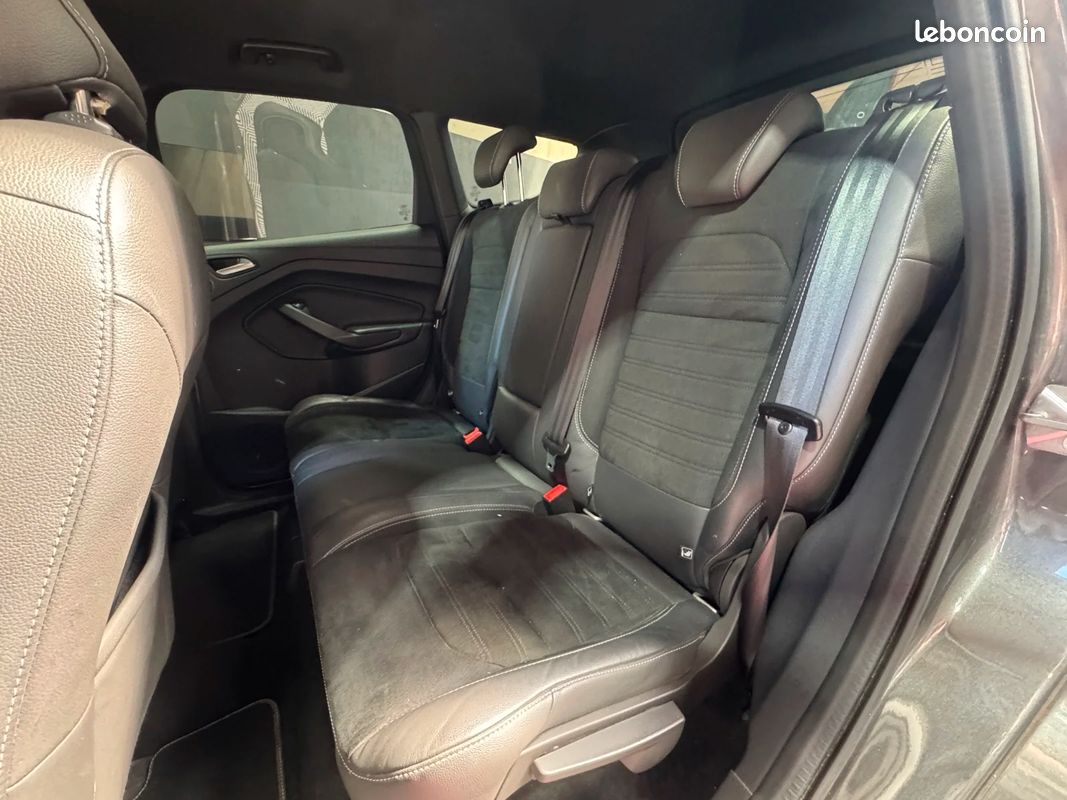 FORD KUGA 2.0 TDCi 180cv 4x4 Powershift ST-Line / CarPlay / Hayon Électrique / Caméra de Recul (image 22)