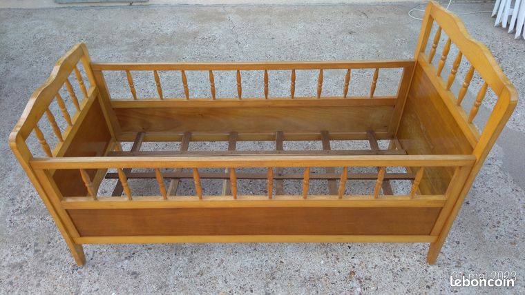 Jouet Ancien Ancien Meuble Lit Bébé Bois 1900 Marque Ramoneu