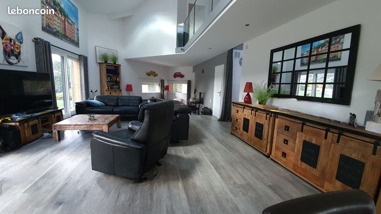 Villa Architecte 390 M2 sur terrain constructible 1800 M2 — 2
