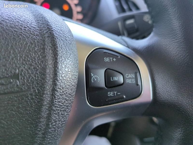 Ford Transit Courier 1.0E 100ch Stop&Start Trend (image 20)
