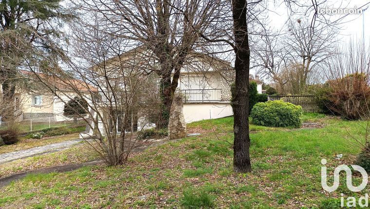 Pavillon 6 pièces 237 m²