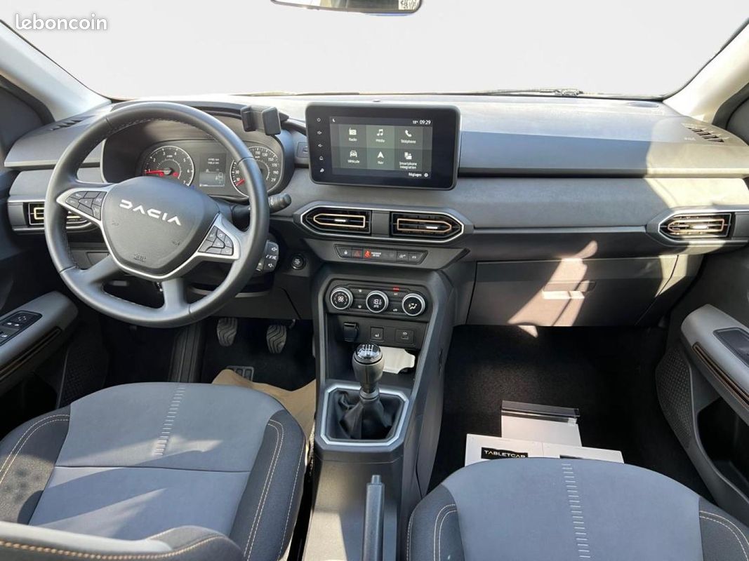 Dacia Sandero 1.0 TCe 110ch Stepway Extreme (image 13)