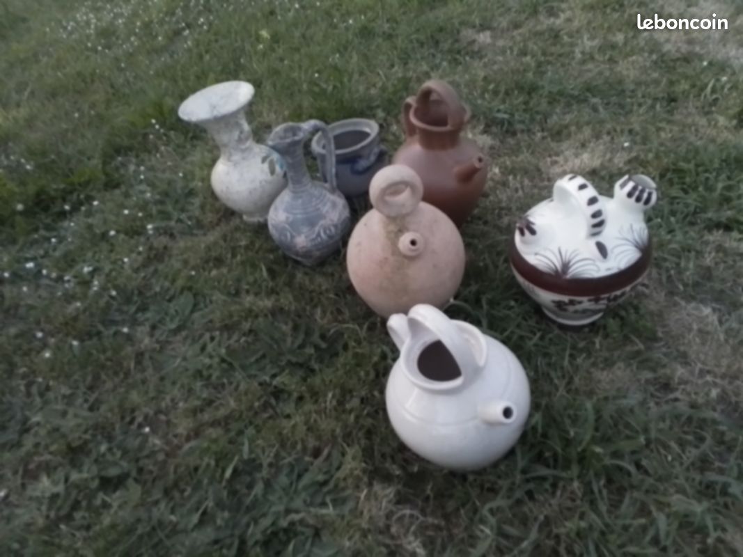 Lot divers pots caches pots jarres amphores buires vases en terre cuite ,objets en faience et en pierre (image 7)