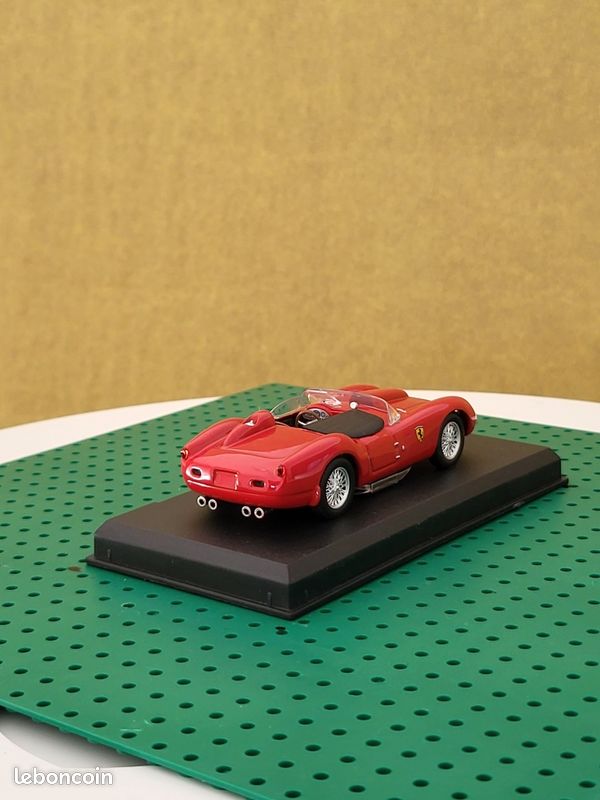 ✨️🇮🇹 Miniature FERRARI 250 TR - 1958 au 1/43 - Fabrication Ixo Models - Boîte vitrine - Très bon état ✨️✨️ (image 7)