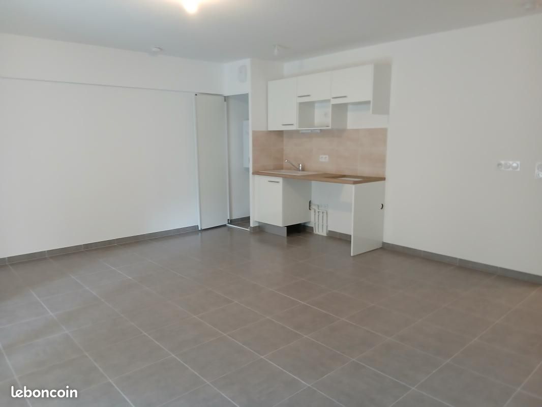 Appartement 1 pièce 41 m² · à La Rochelle · 41 m² · 738 €