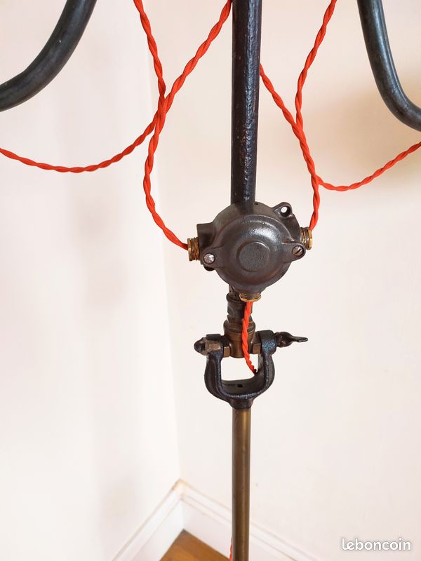 Lampe industrielle fabriquée à partir de phares de tracteur anciens -Pièce unique (image 4)