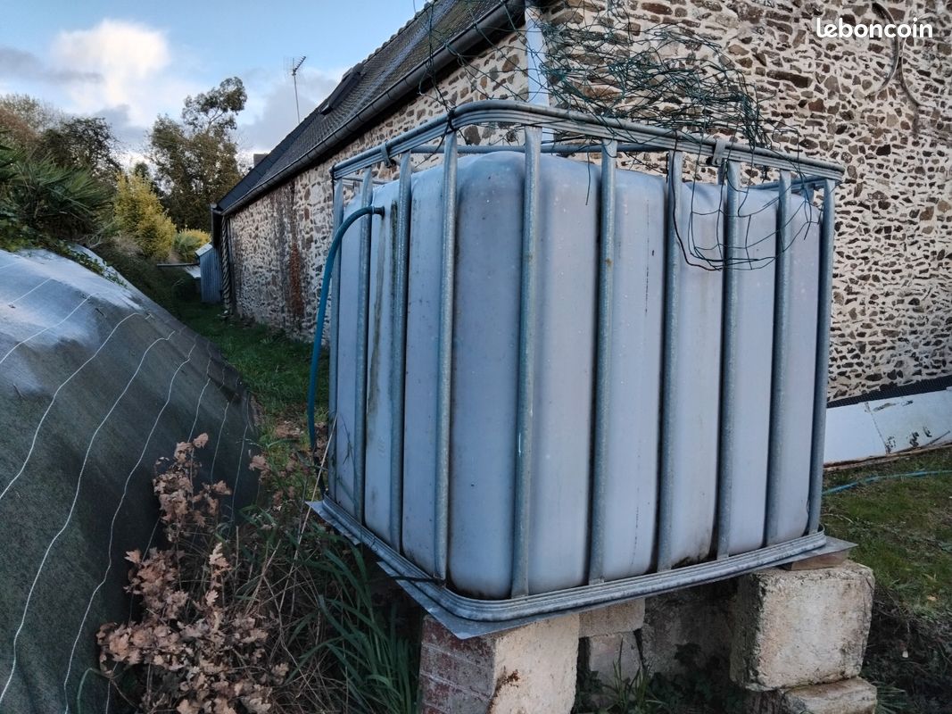 Cuve à eau plastique et galvanisé 1000 litres (image 2)