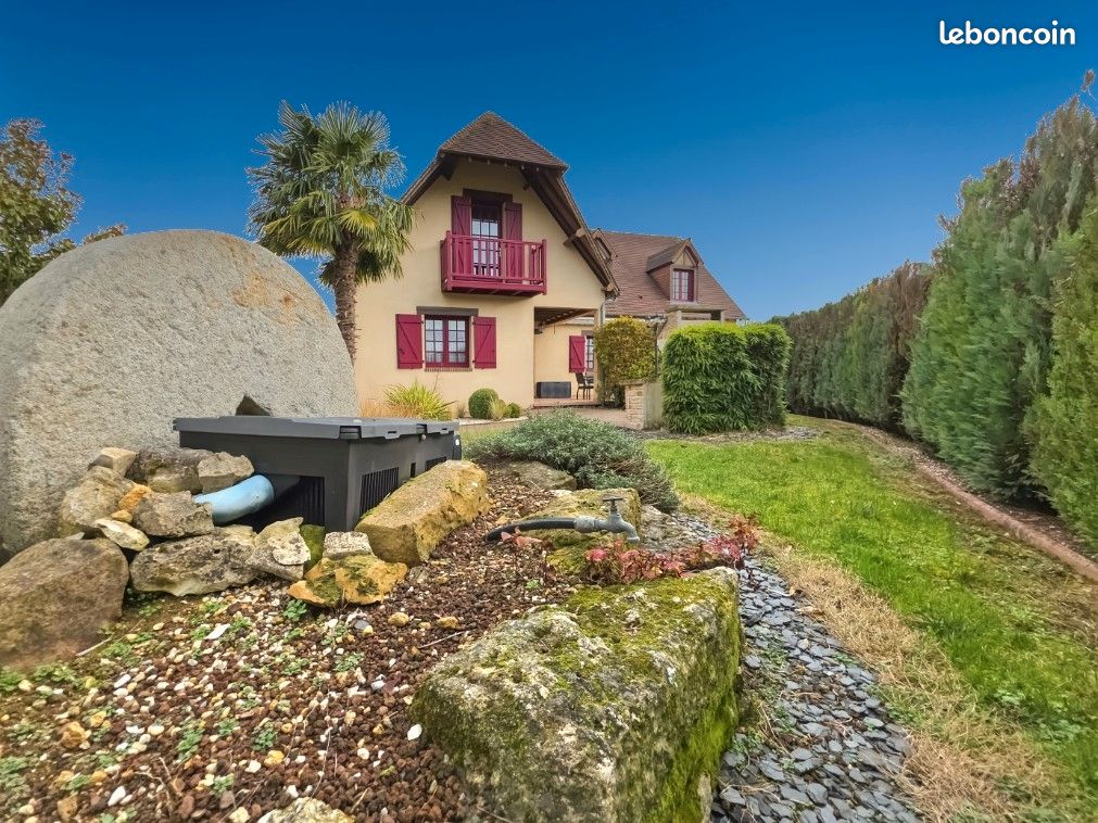 Maison 9 pièces 187 m² · à Échauffour · 187 m² · 374 300 €