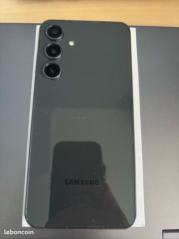 Samsung S24 (image 1)