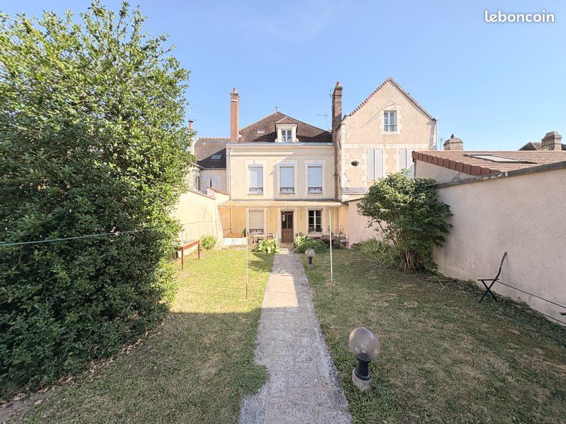 Maison 11 pièces 210 m² · à Auxerre · 210 m² · 335 000 €