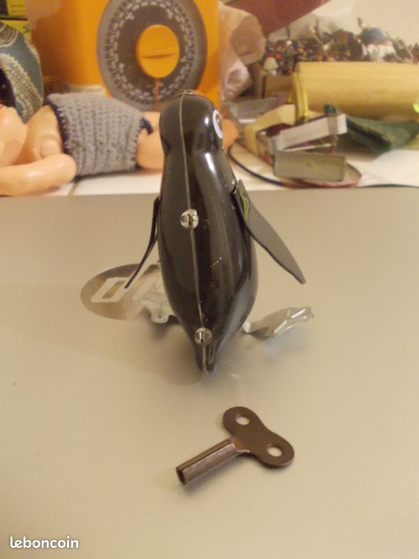 Jouet Ancien Penguin Bateau Mécanique Hors-Bord Avec Clé, Fabriqué En Angleterre - Vintage