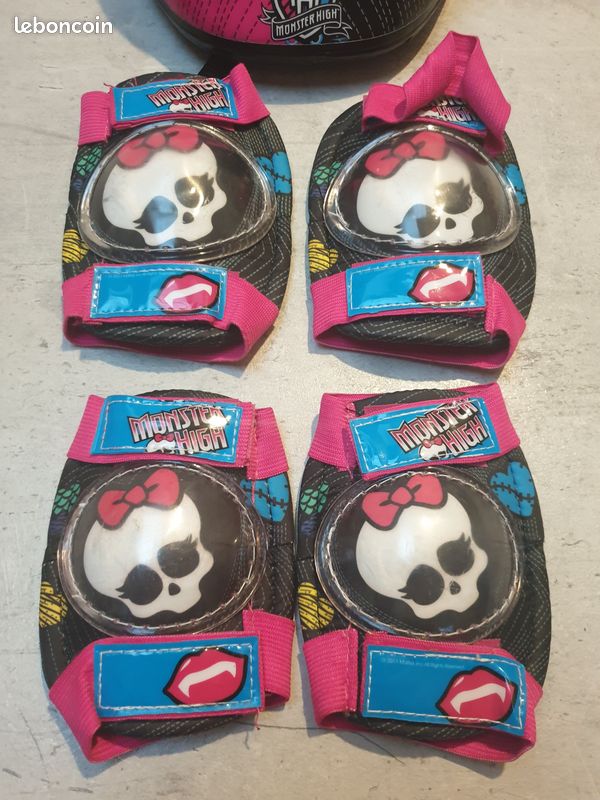 Ensemble casque plus genouillères et coudieres Monster High (image 2)
