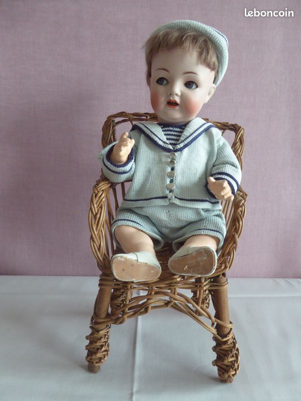 Ancien Petit Fauteuil Pour Poupée Bleuette • Porcelaine • 15 Cm