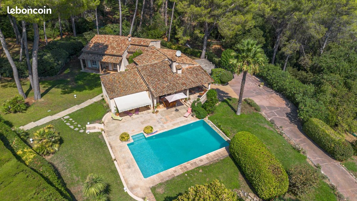 Maison 6 pièces 280 m² · à Mougins · 280 m² · 2 438 000 €