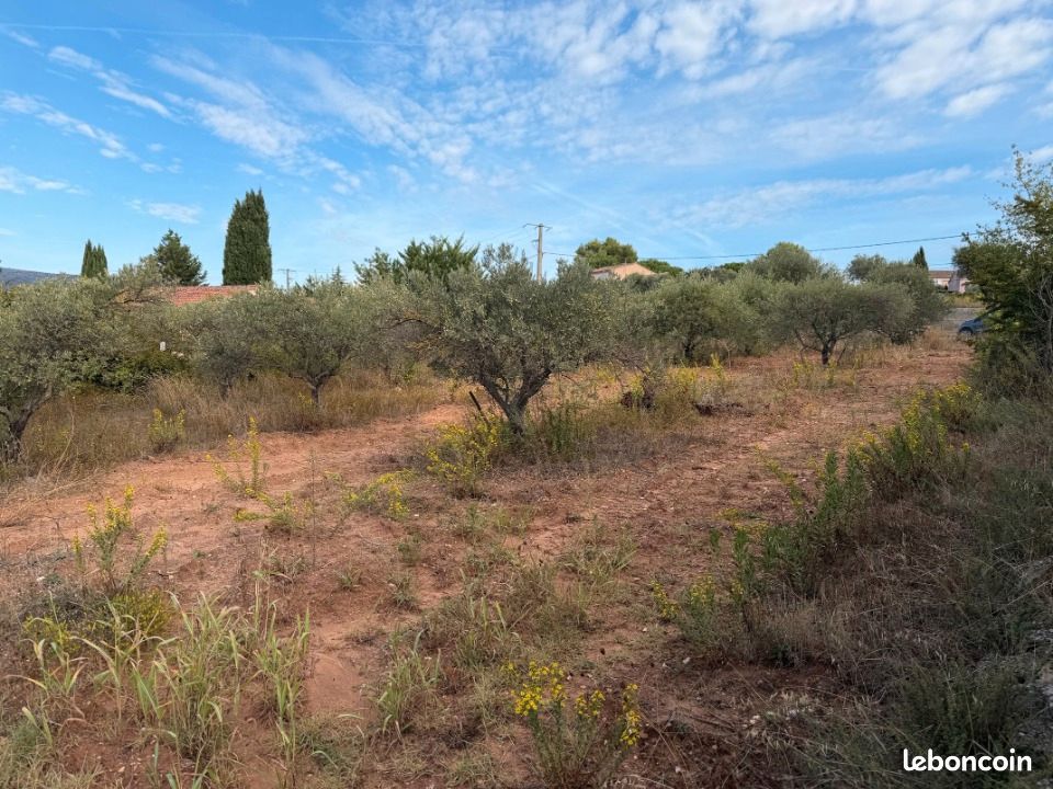 Terrain 446 m² · à Pourrières · 210 000 €