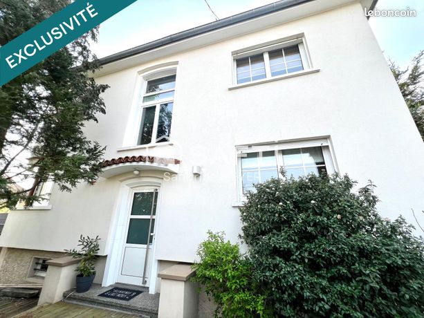 Propriété 8 pièces 210 m²