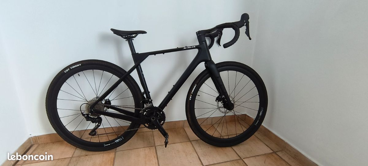 Gravel SAVA Gelaro S4/S6 cadre carbone transmission Shimano GRX 400 (image 1)