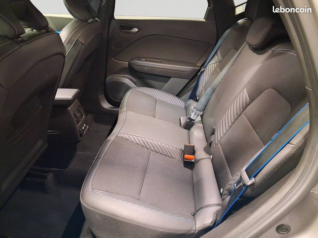 RENAULT Captur E-Tech full hybrid 145 ch esprit Alpine (image 13)