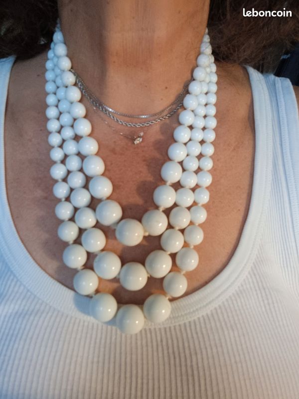 Collier vintage en faience blanche 3 rangs (image 5)